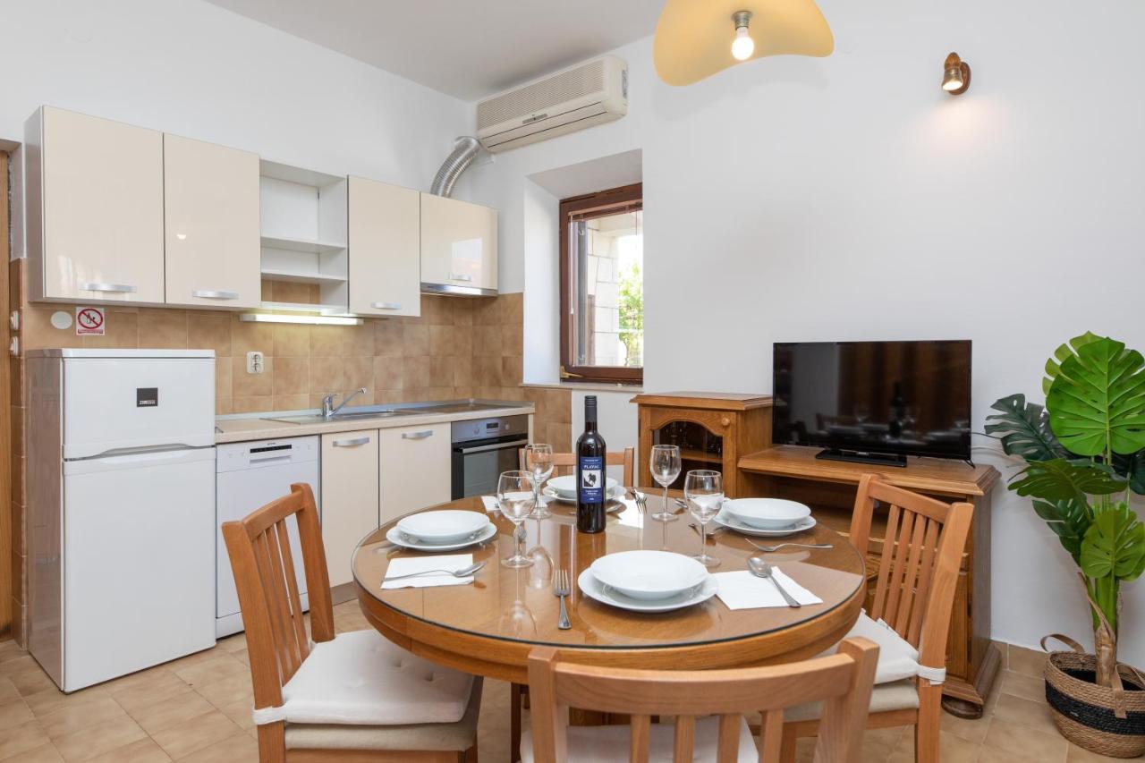 Apartments4You Supetar-The Best And Most Popular Apartments For Discovering The Island - Free Parking - 200 Meters From The Beach Bagian luar foto