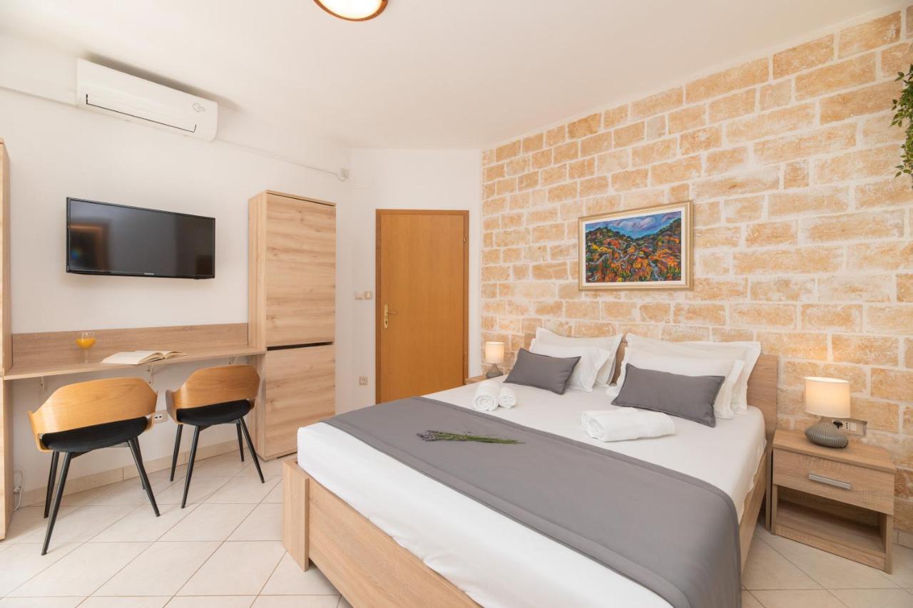 Apartments4You Supetar-The Best And Most Popular Apartments For Discovering The Island - Free Parking - 200 Meters From The Beach Bagian luar foto