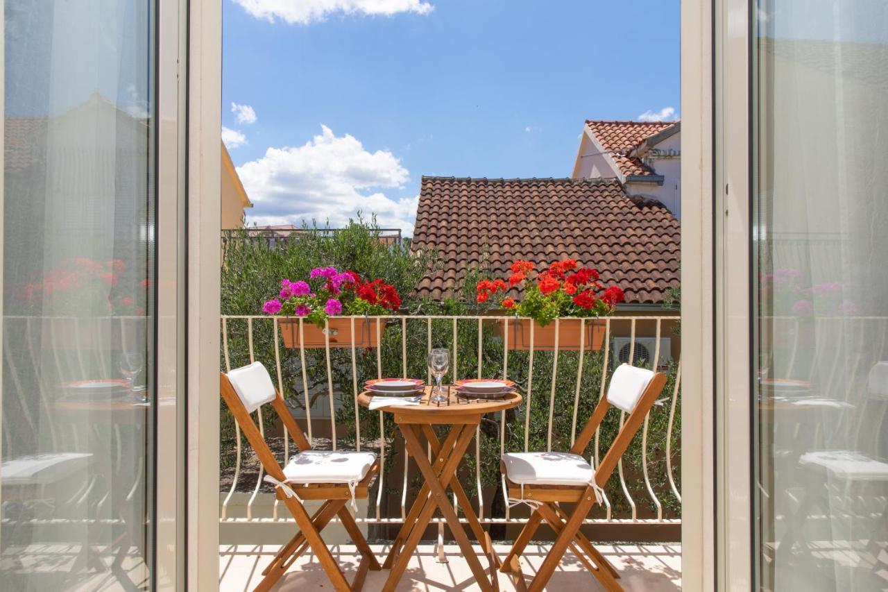 Apartments4You Supetar-The Best And Most Popular Apartments For Discovering The Island - Free Parking - 200 Meters From The Beach Bagian luar foto
