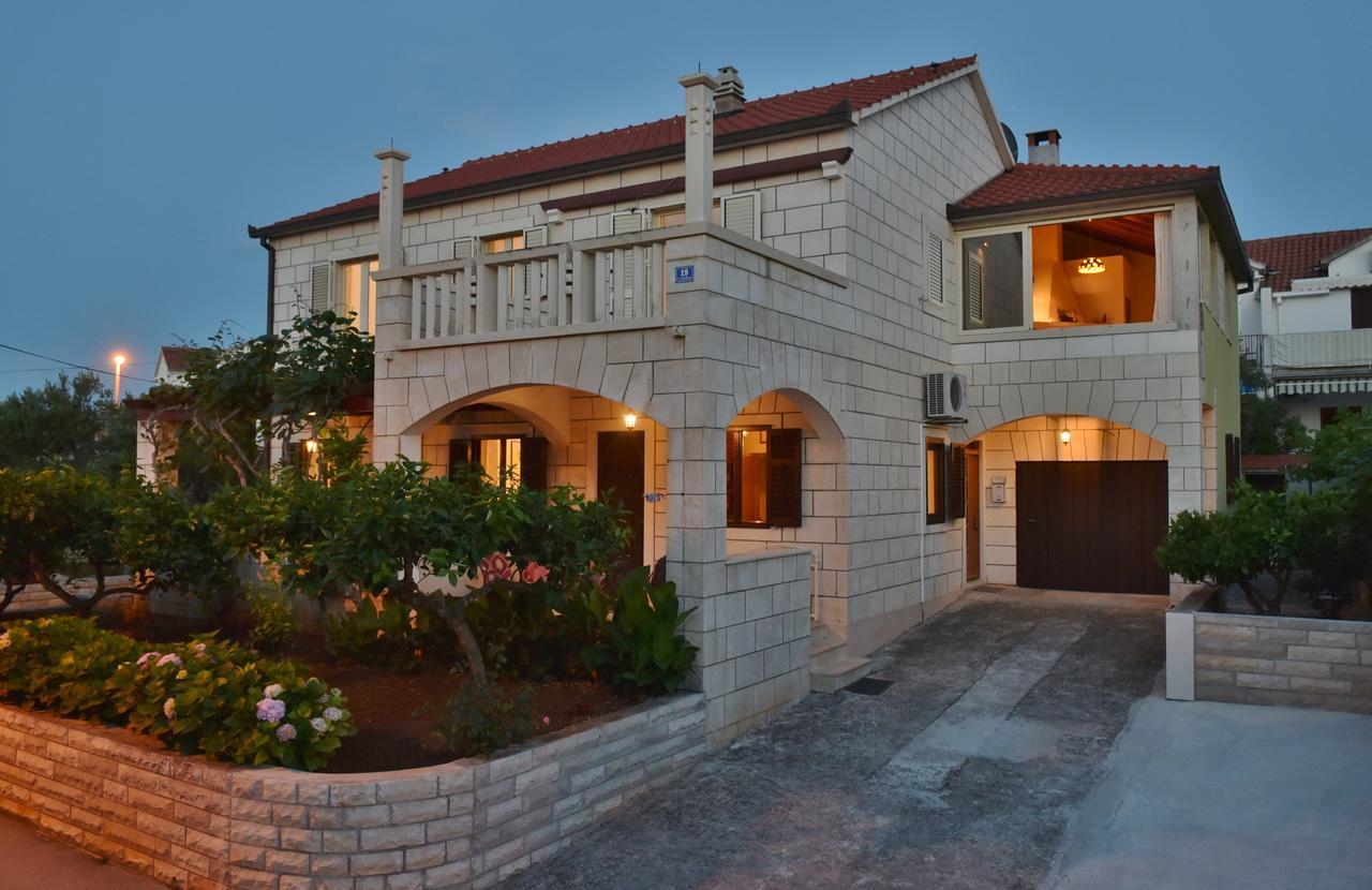Apartments4You Supetar-The Best And Most Popular Apartments For Discovering The Island - Free Parking - 200 Meters From The Beach Bagian luar foto